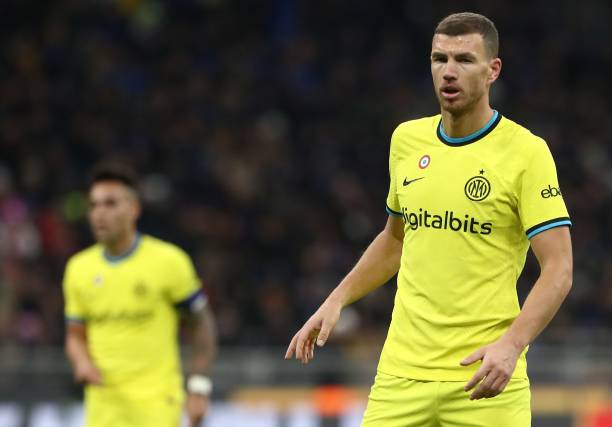 显得并不理 显得并不理