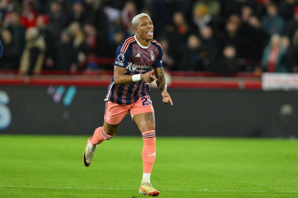 众多球迷和 众多球迷和