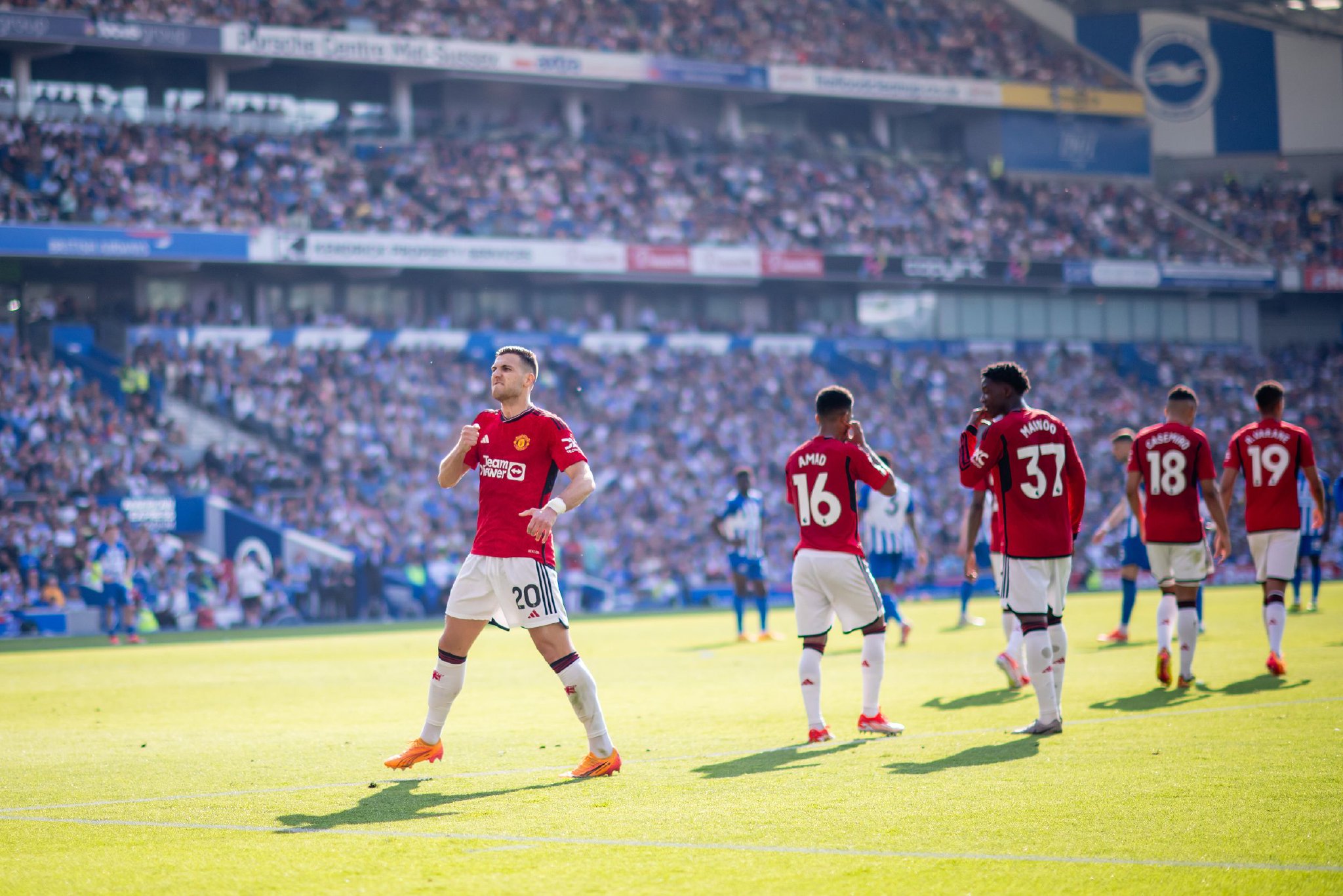 奥的背景以 奥的背景以